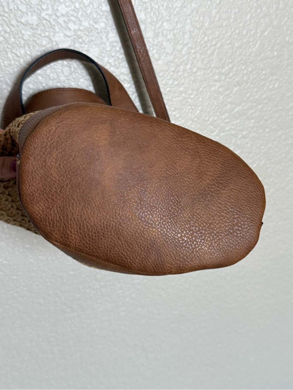Tommy Bahama Straw Bucket Crossbody Bag Purse Removable Pouch - Picture 4 of 6